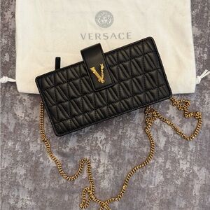 *Brand New*Authentic Versace Virtus V Black Quilted Leather on Gold Chain.